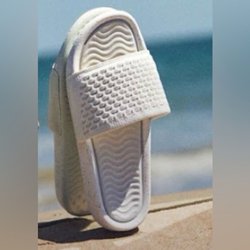 Suavs The Eddy Slide flip flops Jet sand White NWOT men’s size 11 beachwear - Picture 2 of 9